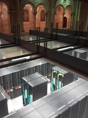 Besuch im Centro Nacional de Supercomputación. Besuch im Centro Nacional de Supercomputación.