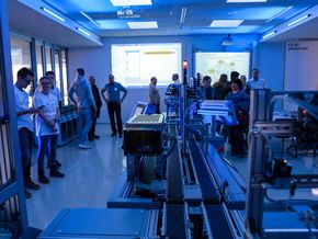 Die Besucher erhielten einen Einblick in das IoT. Die Besucher erhielten einen Einblick in das IoT.